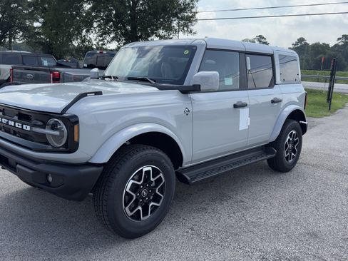 New 2026 Ford Bronco Outer Banks AWD/4WD image 6
