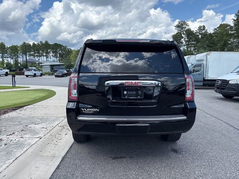 Used 2018 GMC Yukon Denali image 5