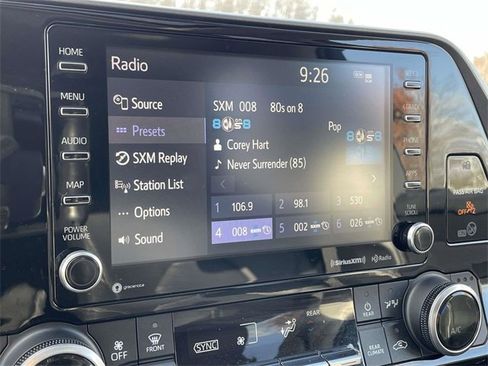 Used 2021 Toyota Highlander XLE image 30