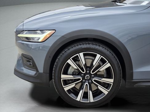 Used 2022 Volvo V60 T5 Cross Country w/ Advanced Package AWD/4WD image 35