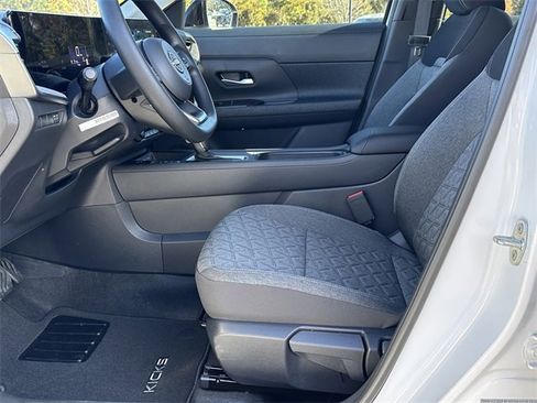 New 2026 Nissan Kicks SV image 10