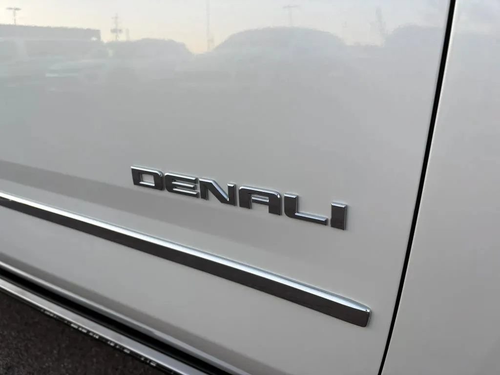 Used 2017 GMC Yukon XL Denali AWD/4WD image 26