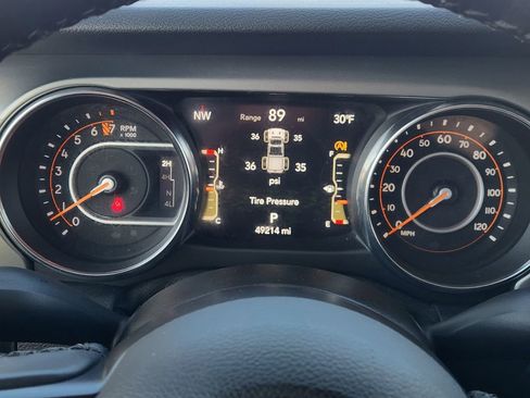 Used 2021 Jeep Gladiator Willys image 14