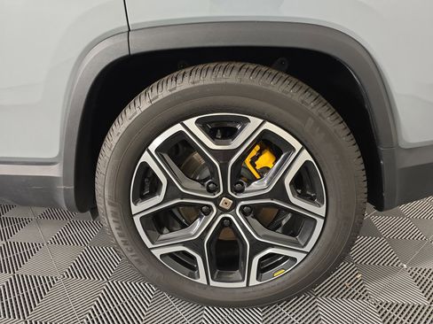 Used 2023 Rivian R1S Adventure image 10