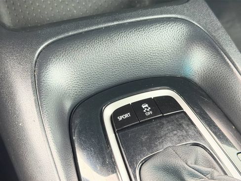 Used 2022 Toyota Corolla SE w/ Carpet Mat Package (TMS) FWD image 25