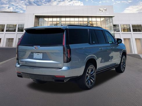 Used 2023 Cadillac Escalade ESV Sport w/ Touring Package AWD/4WD image 5
