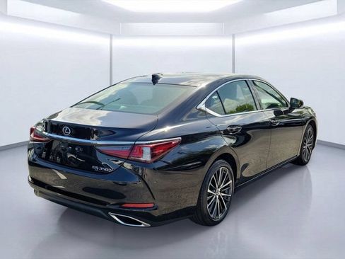 Used 2024 Lexus ES 350 w/ Premium Package FWD image 4