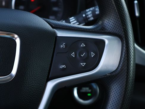 Used 2024 GMC Terrain SLE FWD image 13