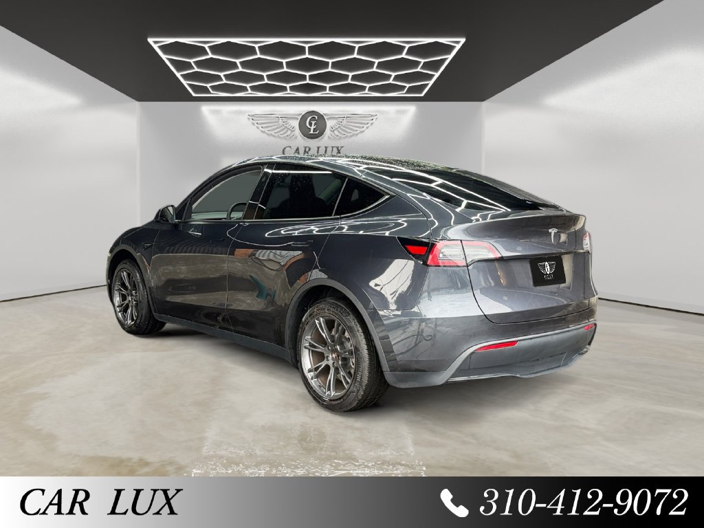 Used 2024 Tesla Model Y Long Range RWD image 3