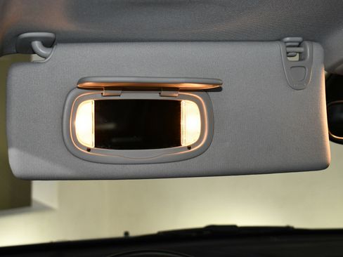 Used 2019 Jeep Cherokee Limited image 21