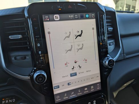 New 2026 RAM 1500 4x4 Crew Cab image 25