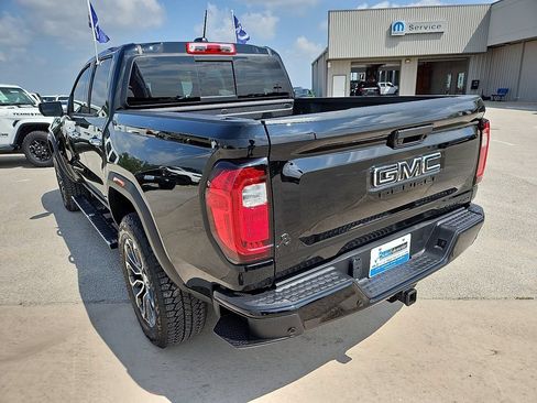 Used 2026 GMC Canyon Denali w/ LPO, Black Badging Package AWD/4WD image 5