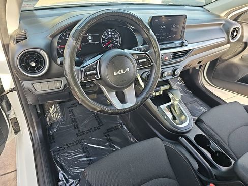 Used 2023 Kia Forte LX image 16