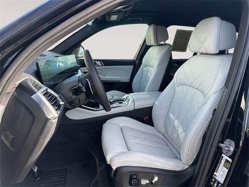 Used 2026 BMW X5 xDrive40i w/ M Sport Package image 9