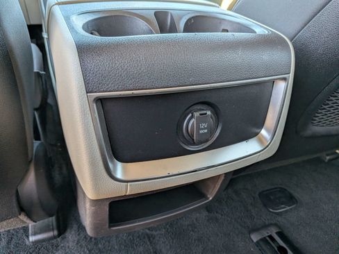 Used 2022 Kia Carnival LX FWD image 18