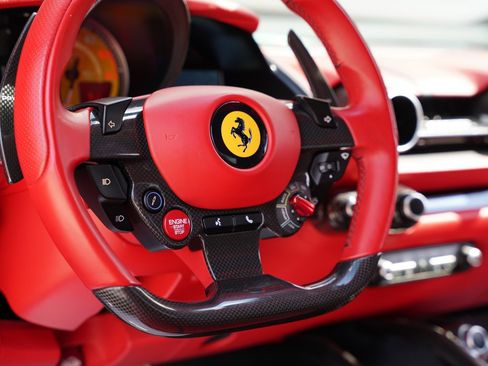 Used 2019 Ferrari 812 Superfast image 31