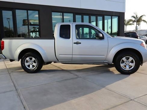 Used 2013 Nissan Frontier SV w/ SV Value Truck Pkg image 2