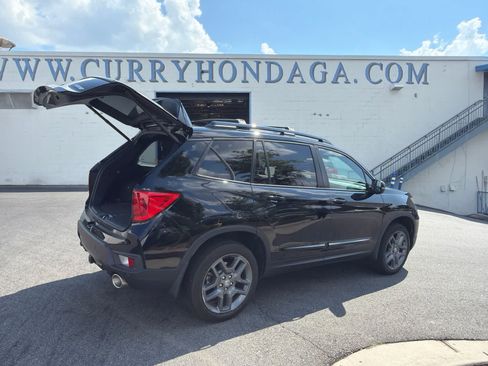 Used 2023 Honda Passport EX-L image 11