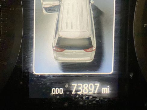 Used 2017 Toyota Sienna XLE image 17