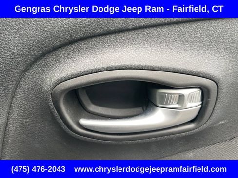 Certified 2021 Jeep Renegade Latitude AWD/4WD image 24