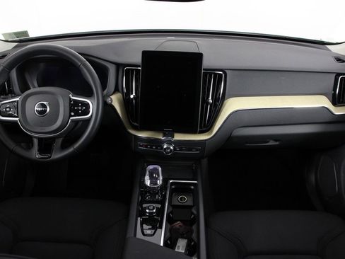 Used 2026 Volvo XC60 B5 Plus AWD/4WD image 7