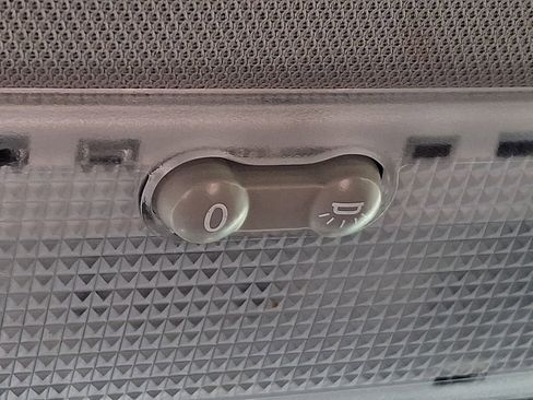 Used 2015 Nissan Versa Note SV image 23