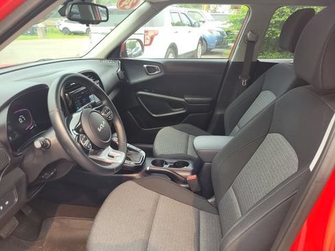 Certified 2024 Kia Soul EX FWD image 10