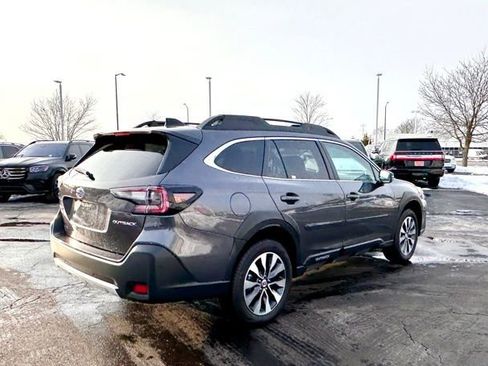Used 2025 Subaru Outback Limited image 9