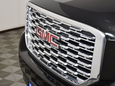 Used 2018 GMC Yukon Denali w/ Open Road Package AWD/4WD image 11