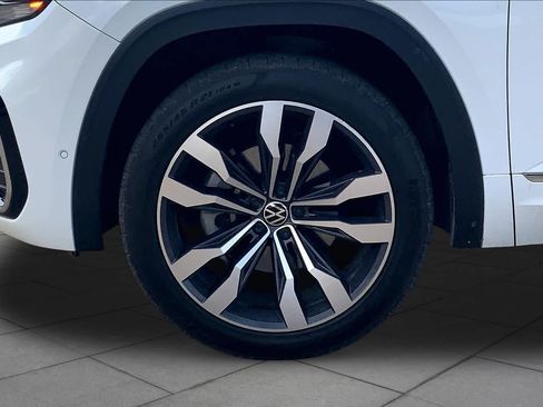 Used 2021 Volkswagen Atlas Cross Sport SEL Premium R-Line w/ Cross Sport MDO Package AWD/4WD image 16