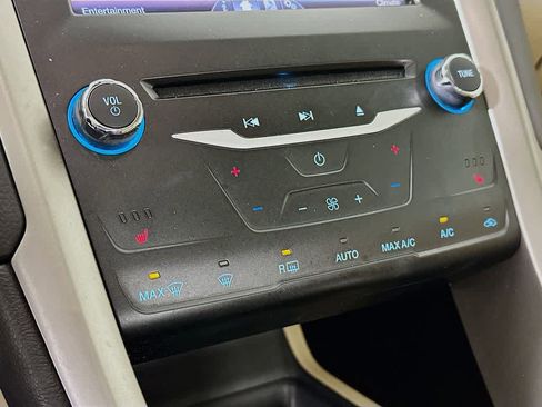 Used 2014 Ford Fusion SE w/ Equipment Group 502A image 18