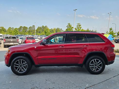 Used 2019 Jeep Grand Cherokee Trailhawk AWD/4WD image 4