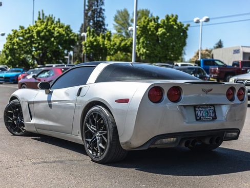 Used 2006 Chevrolet Corvette Coupe w/ Preferred Equipment Group RWD image 5