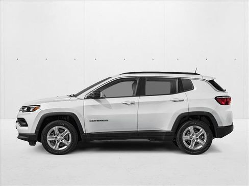 New 2026 Jeep Compass Latitude image 3