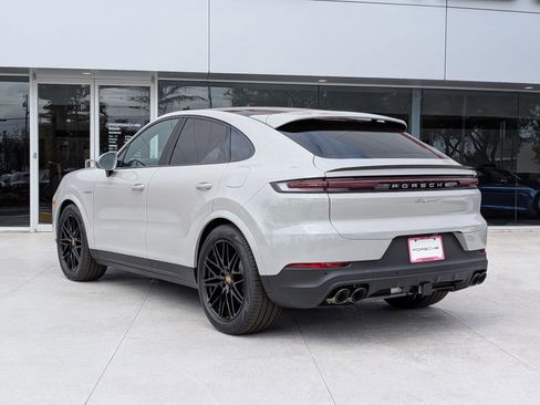 New 2026 Porsche Cayenne E-Hybrid Coupe AWD/4WD image 3