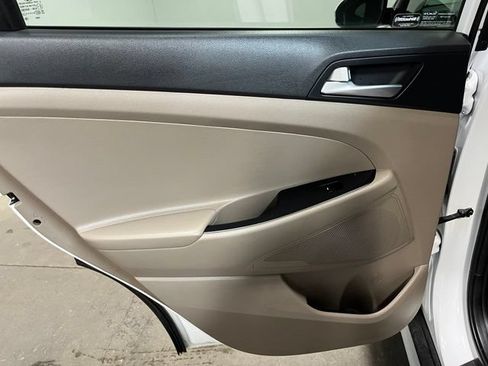 Used 2021 Hyundai Tucson SEL FWD image 16