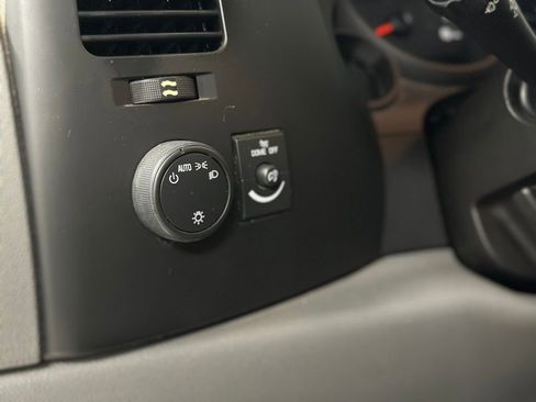 Used 2013 Chevrolet Silverado 1500 W/T RWD image 15