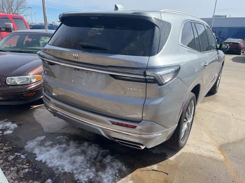 Used 2025 Buick Enclave Avenir w/ Super Cruise Package image 3