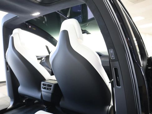 Used 2018 Tesla Model X P100D image 39