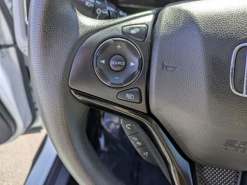 Used 2022 Honda HR-V EX image 18