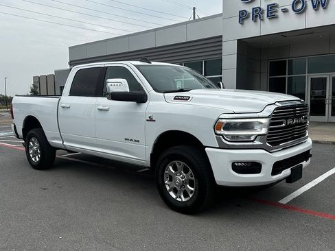 Used 2024 RAM 2500 Laramie AWD/4WD image 3