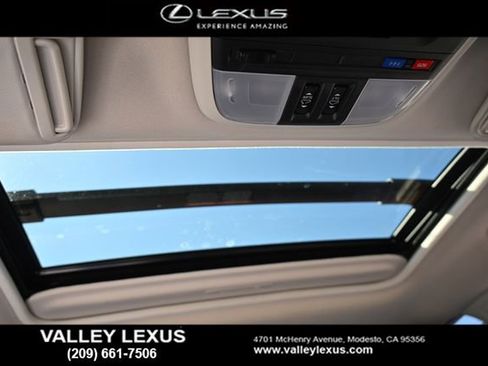 Used 2019 Subaru Crosstrek 2.0i Limited w/ Moonroof Package w/Navigation image 7