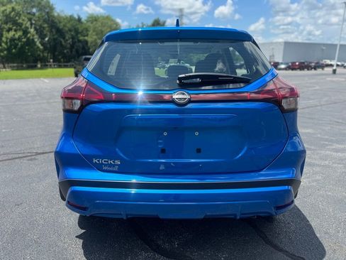 New 2025 Nissan Kicks Play S FWD image 6