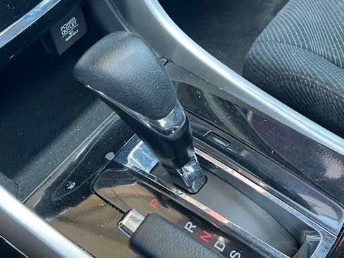 Used 2016 Honda Accord EX image 19