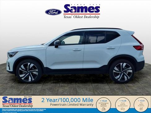 Used 2024 Volvo XC40 B5 Plus w/ Climate Package image 4