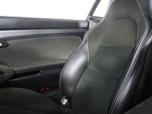 Used 2021 Porsche 718 Cayman GT4 image 29