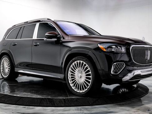 Used 2024 Mercedes-Benz Maybach GLS 600 4MATIC image 18