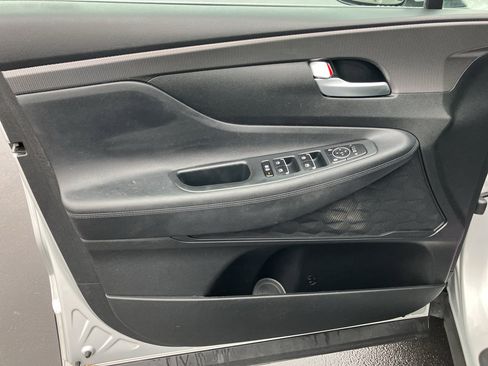 Used 2019 Hyundai Santa Fe SE image 14