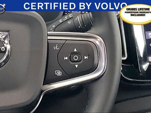 Certified 2025 Volvo XC40 B5 Plus image 28
