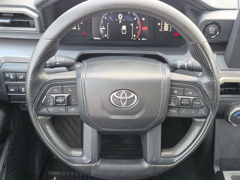 Certified 2024 Toyota Tacoma SR5 AWD/4WD image 15